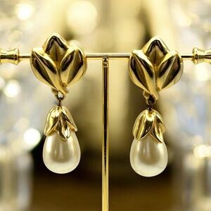 🌿 Vtg ERWIN PEARL Oversized Clip-On Gold Leaf  Baroque Pearl Statement Earrings